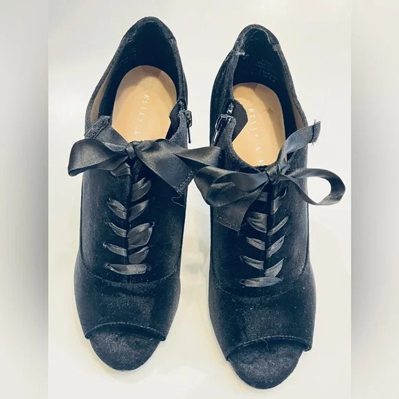 Kelly and Katie Black Heels with Peep Toe Size 8 - Picture 4 of 14